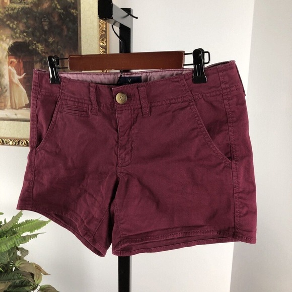 American Eagle Outfitters Shortie Jean Shorts Size 6 Burgundy Inseam 4” Mid-Rise - Picture 2 of 10
